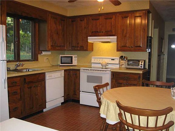 5th image of 26 Woodland Dr