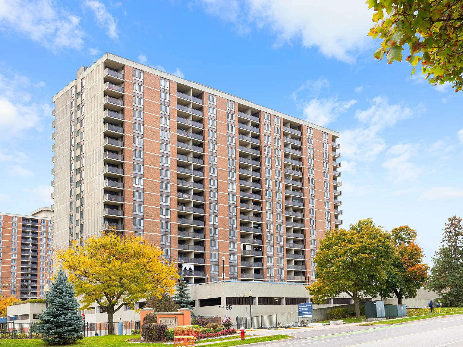 95 Charolais Boulevard — Photo 3