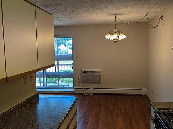 4th image of 120 N Bethlehem Pike Condo 202-A