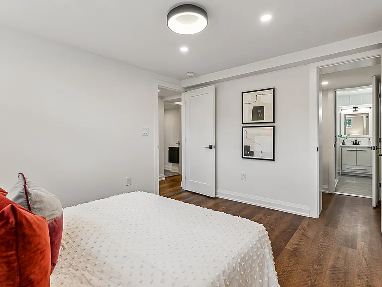 32 Warbeck Pl #B — Photo 9