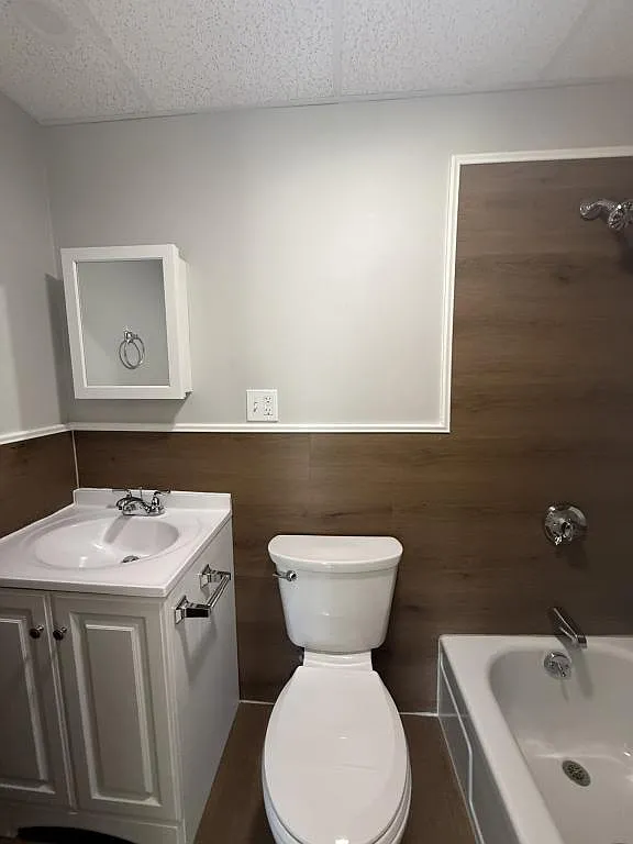 324 Tuttle St — Photo 3