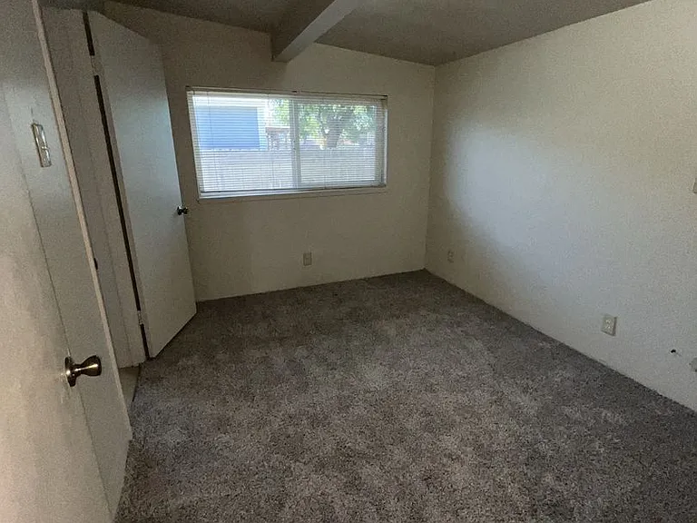 128 S San Francisco St — Photo 10