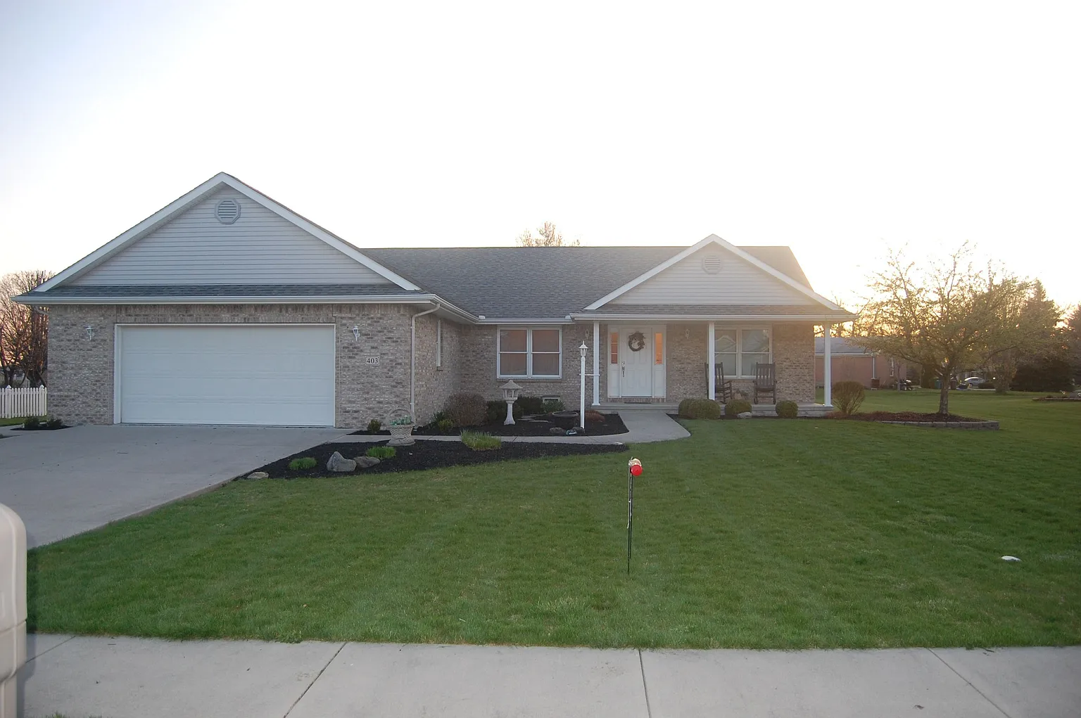 403 Oak St photo 1