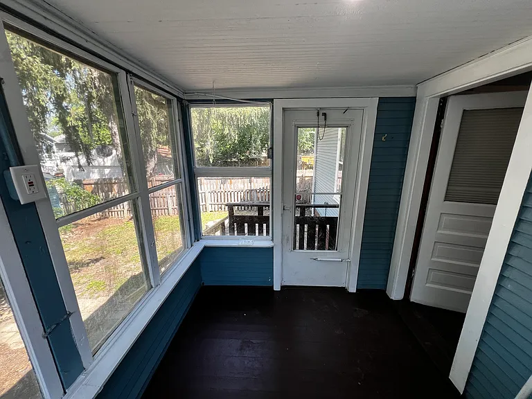 620 Paris Ave — Photo 24