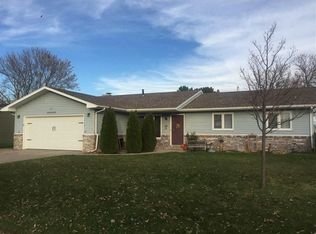 211 Park Ridge Rd, North Platte, NE 69101