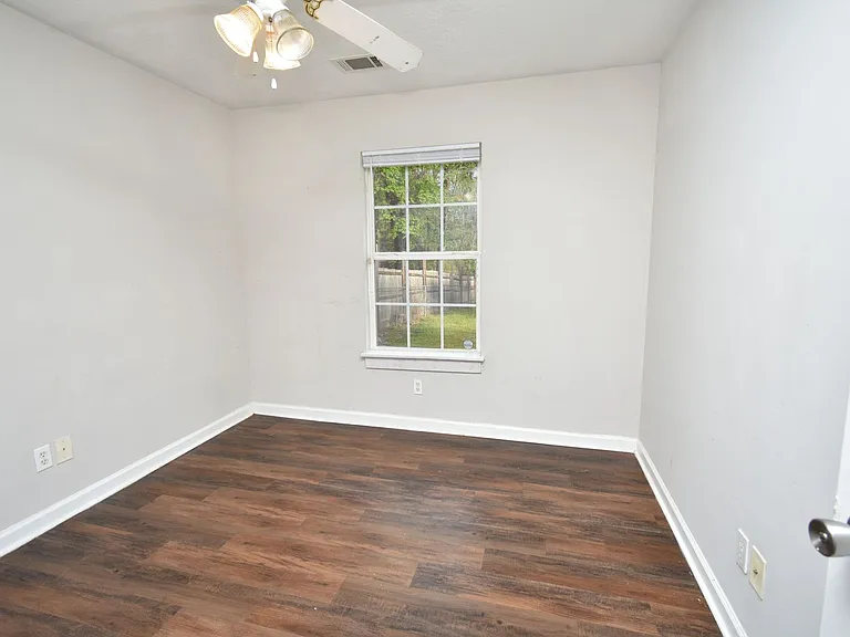 3544 Mutimer Dr — Photo 10