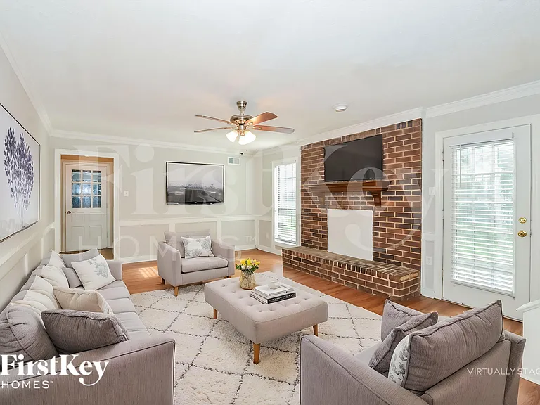 4619 Leash Ln — Photo 4