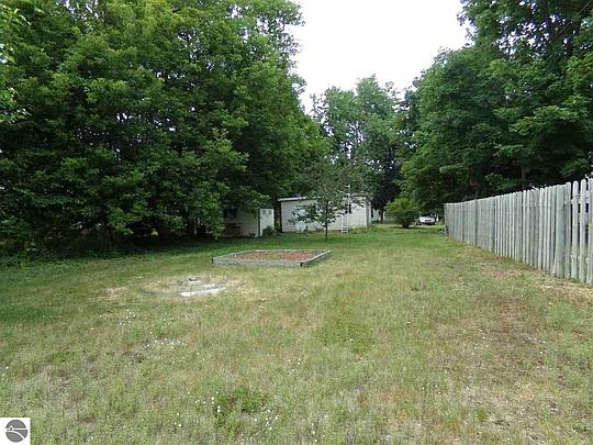 5th image of 8089 Brooks St