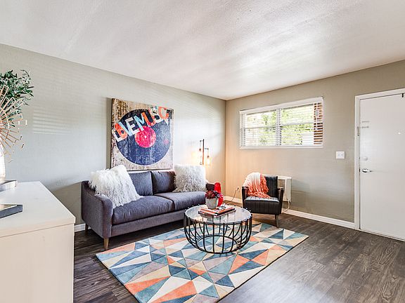 4th image of 1038 Caliente Dr APT 25
