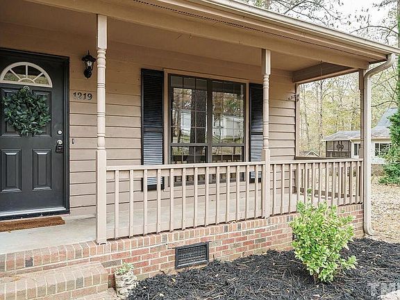 3rd image of 1219 Fernridge Dr