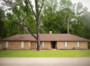 118 Country Club Dr, Beaumont, TX 77705