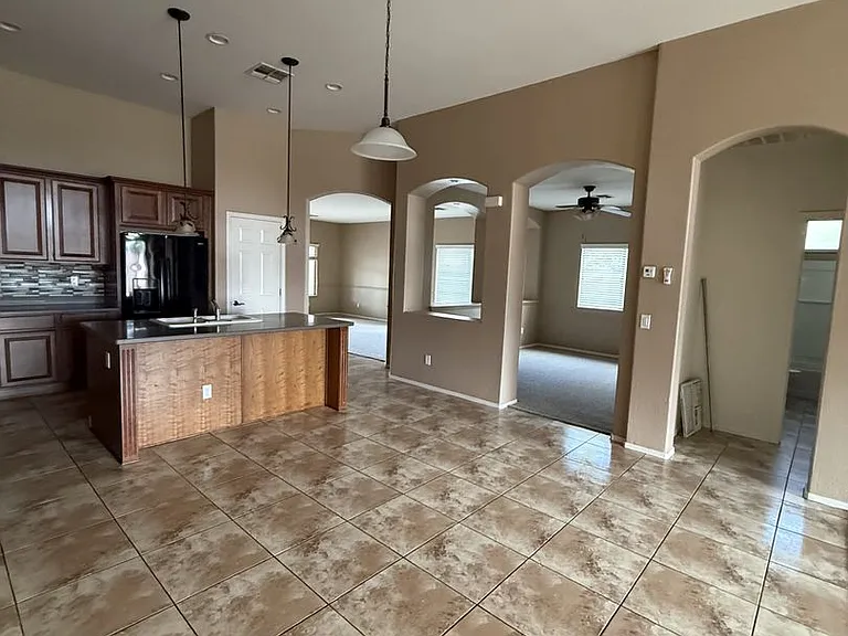 22165 N Celtic Ave — Photo 3