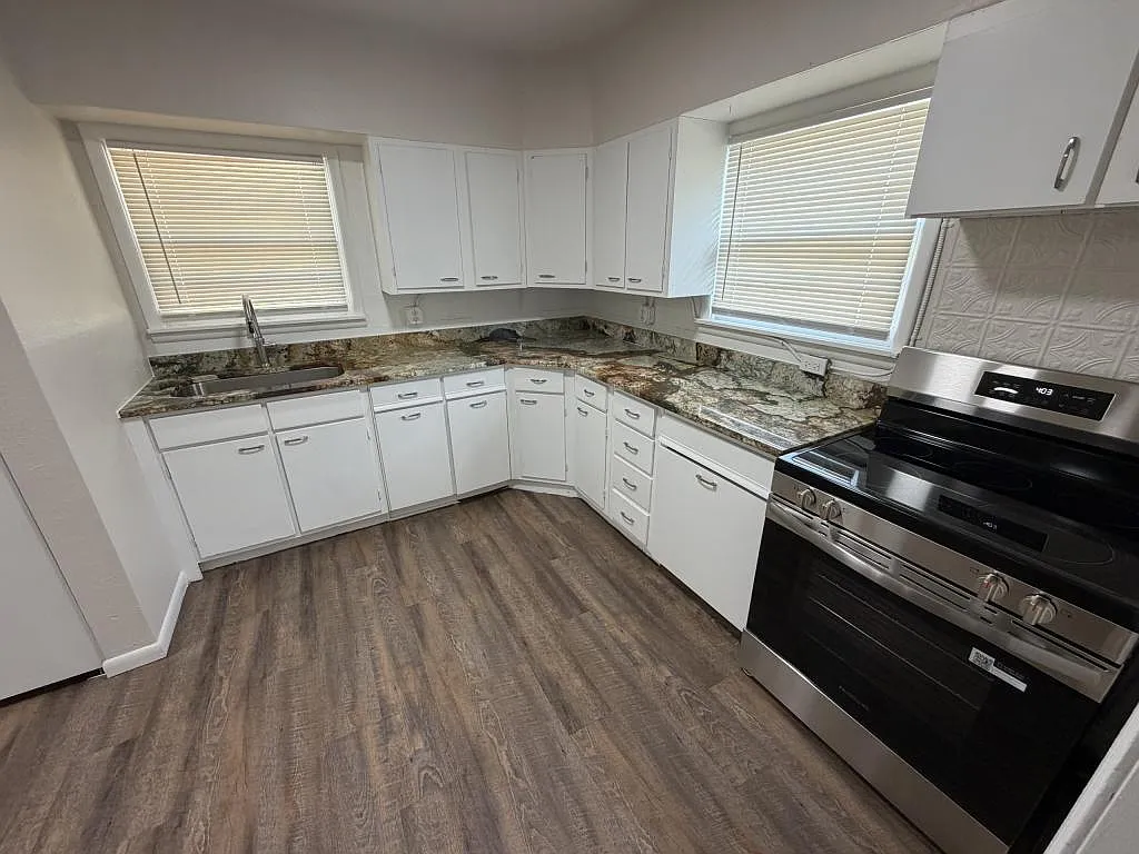 401 S Scraper St — Photo 4