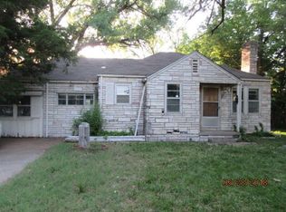 944 N Pershing St, Wichita, KS 67208