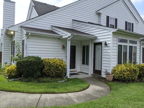 205 Hamlet Ct, Yorktown, VA 23693