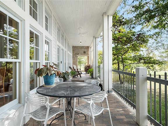 3rd image of 17580B Cantrell Rd