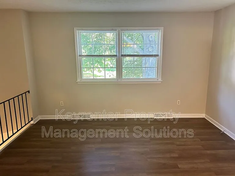 510 Shore Rd — Photo 6
