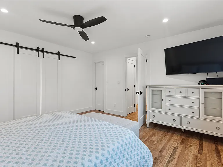 502 Springs Fireplace Rd — Photo 16