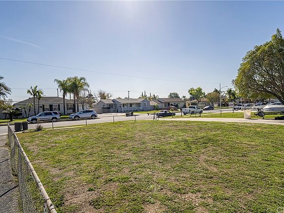 5th image of 345 & 347 S Aspan Ave