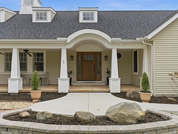 2nd image of 2845 Sunbury Rd