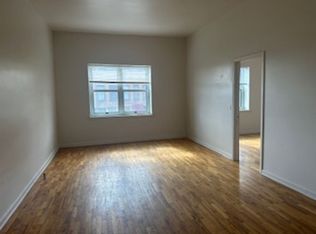734 1/2 Massachusetts St, Lawrence, KS 66044