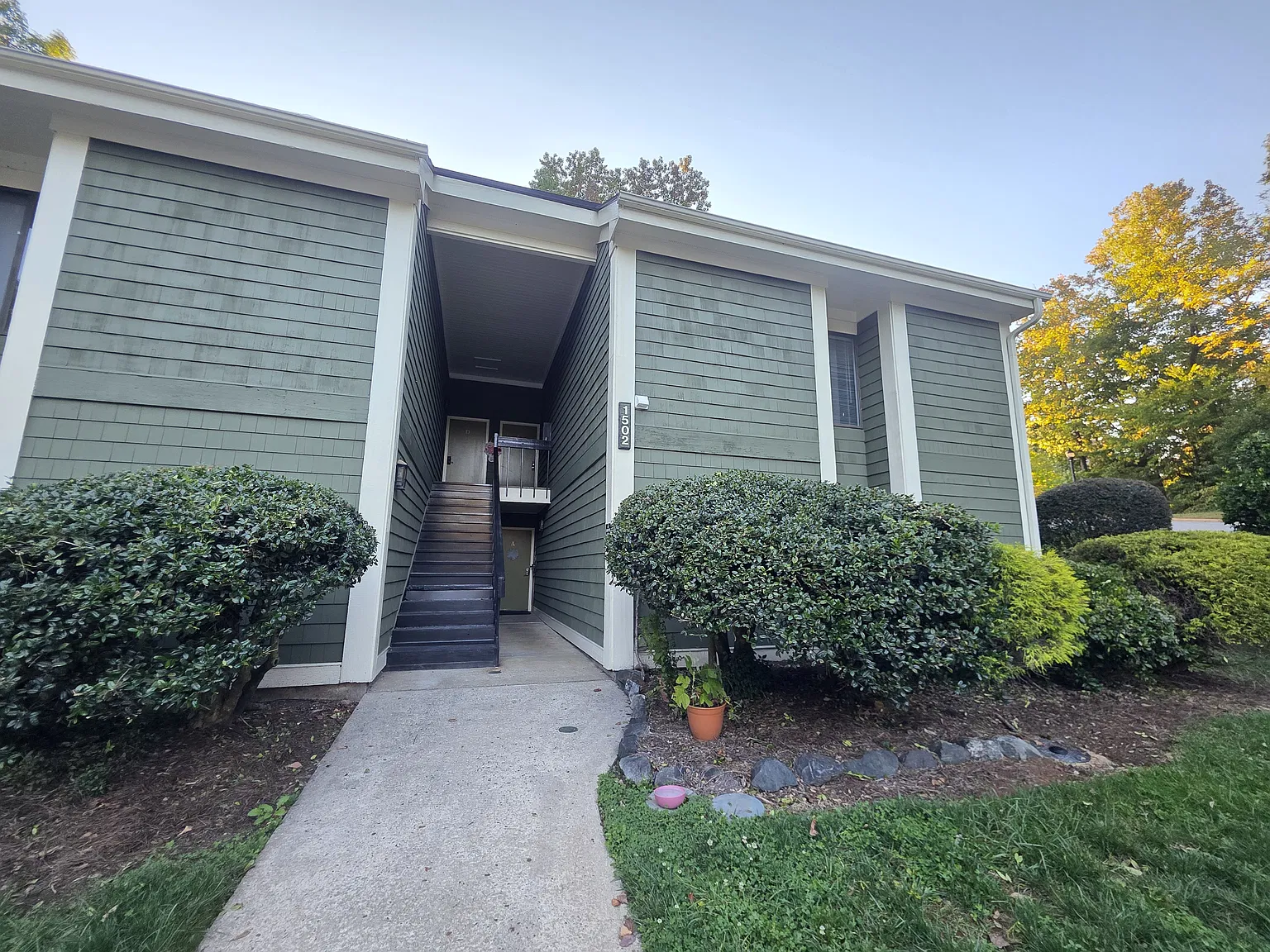 2 bed, 1099 sqft, $1,450 — Photo 2