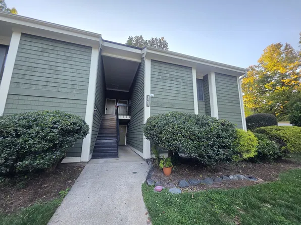 1502 Benjamin Pkwy APT C, Greensboro, NC 27408