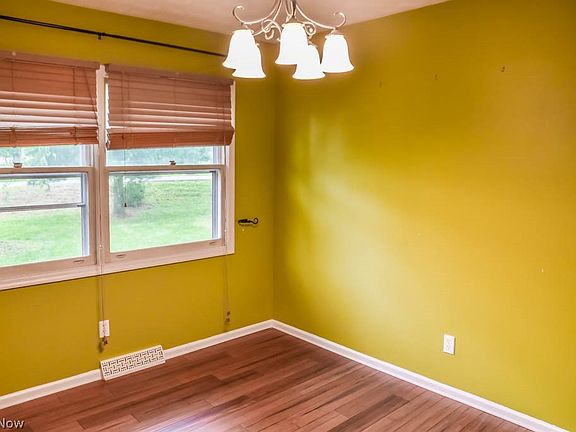 5th image of 2135 Ashbrook Ave