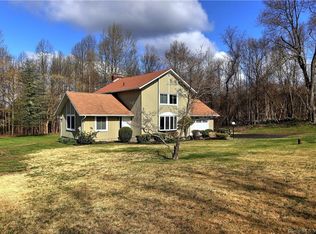 39 Farm View Rd, Monroe, CT 06468