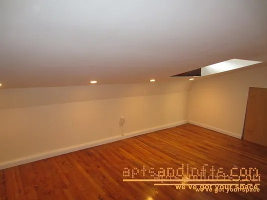 Rented by aptsandlofts.com | media 18