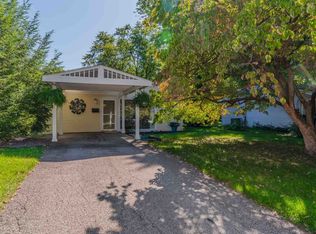 2121 Peirce Ave, Bloomington, IL 61701