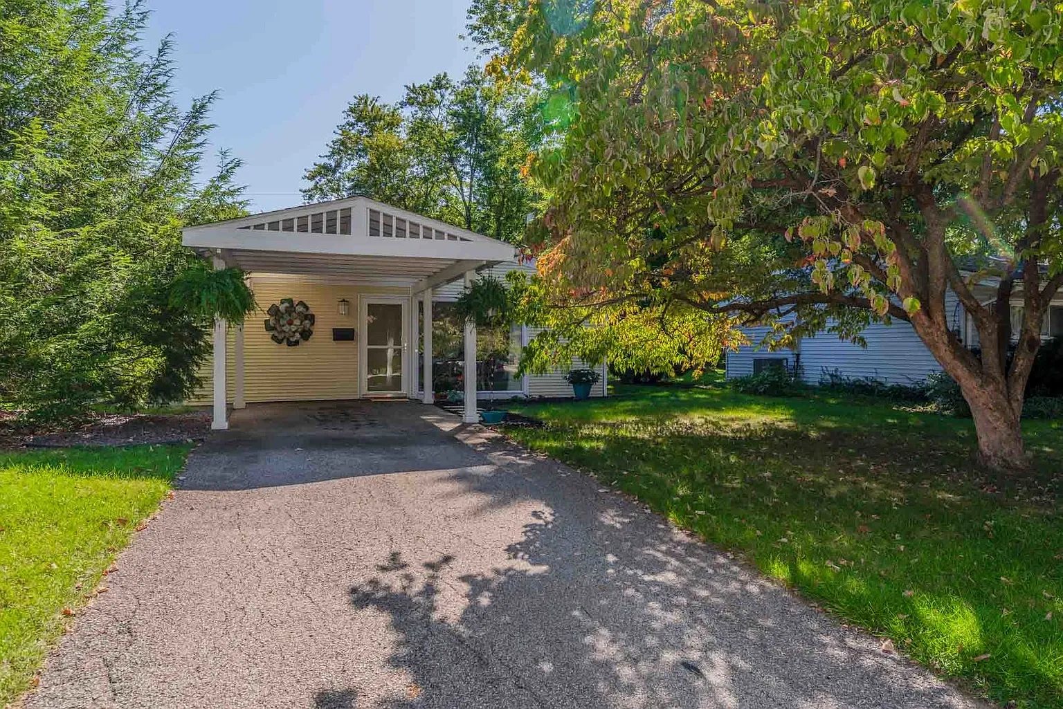 2121 Peirce Ave photo 1