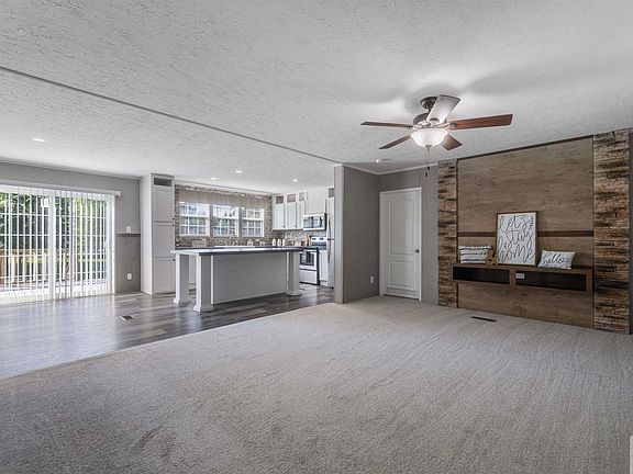3rd image of 640 Cummings Ln