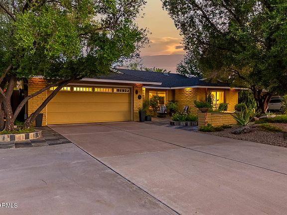 3rd image of 5607 W GROVERS Avenue