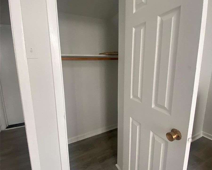 2nd image of 632 Yonge St #5