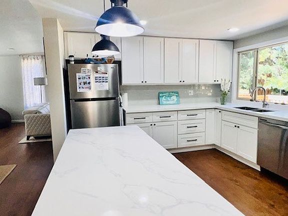 4th image of 916 Gway Dr