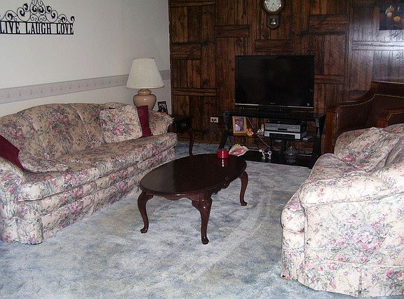 3rd image of 204 N Elm St
