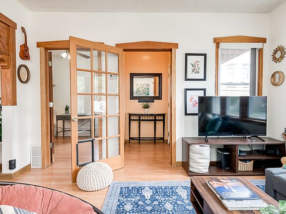 5th image of 1216 Gunderson Ave