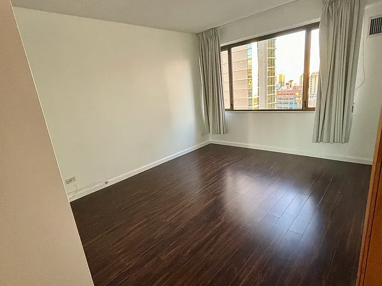 2140 Kuhio Ave #2008 — Photo 2