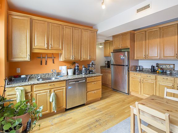 3rd image of 21-23 Essex St Unit 212