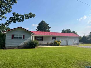 5651 Wenonah St, Hokes Bluff, AL 35903