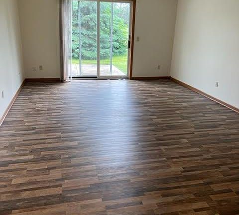 4th image of 852 Highview Dr #D