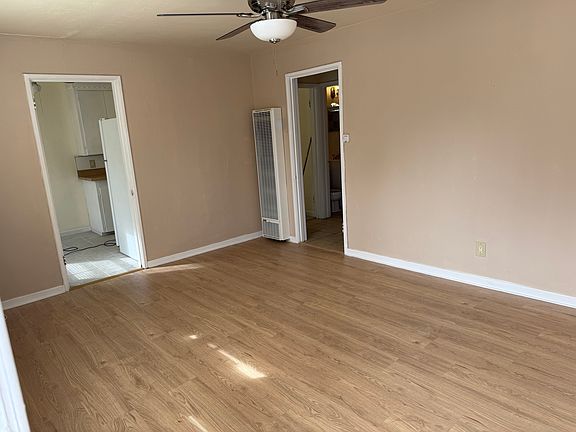2nd image of 154 Donner Ave #B