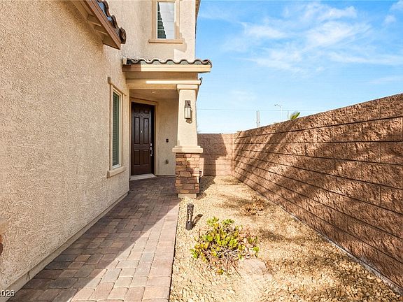 2nd image of 1550 Mistywood Ct