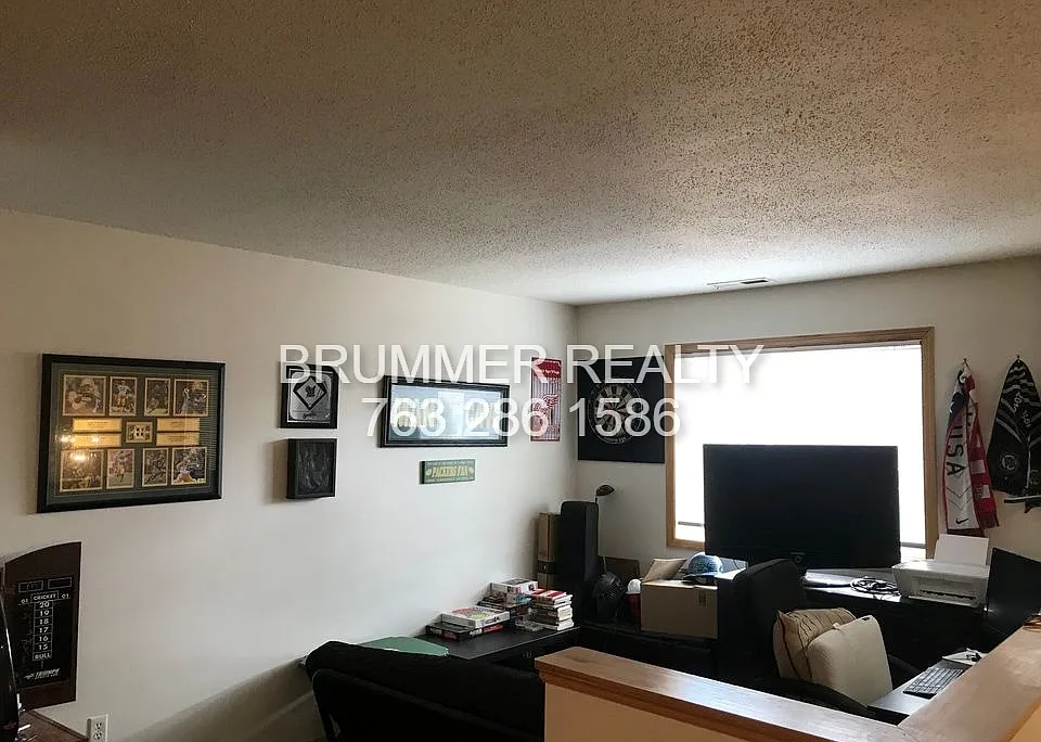 2 bed, $2,000 — Photo 4