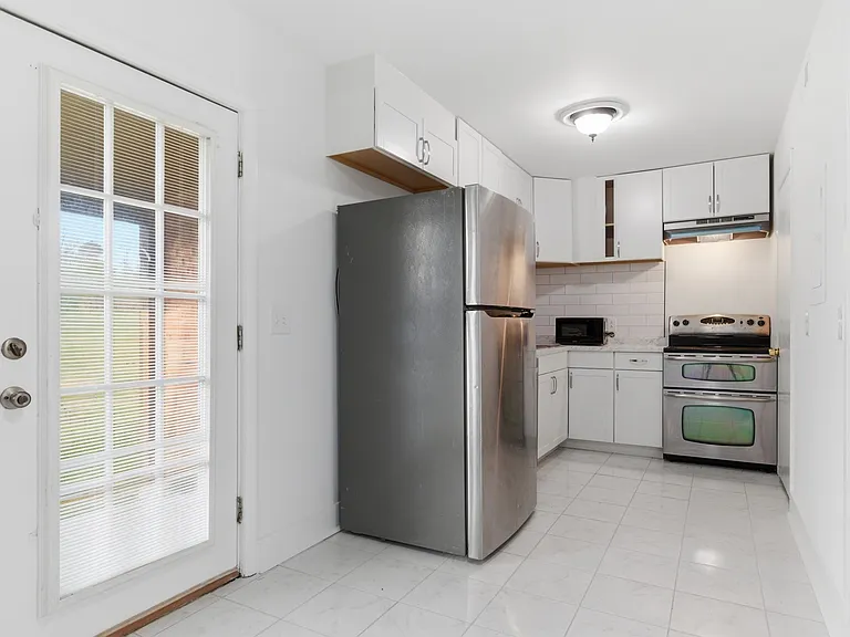 731 McPherson Dr — Photo 6