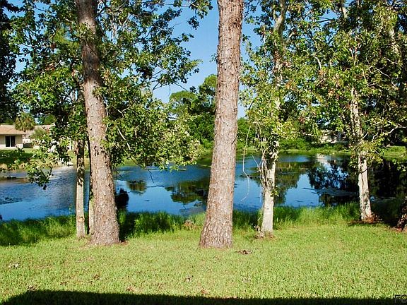 2nd image of 35 Kings Colony Ct Unit 35