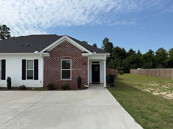 2nd image of 424 Bradleyville Rd