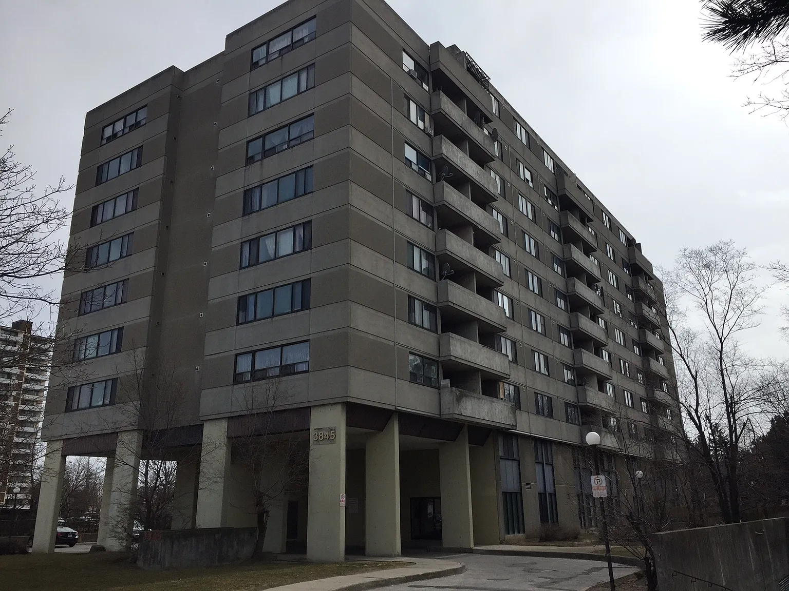 3845 Sheppard Avenue East Toronto — Photo 3