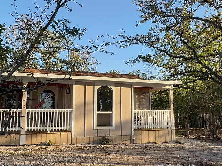 802 Lakeview Ln — Photo 12